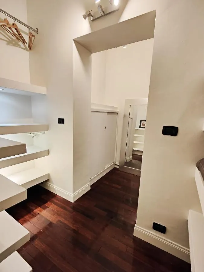 Designed Pop Apartment 2 Bedrooms, 2 Baths In Milan Center - Wifi, Ac, Steps From Subway M1 And M2, Central Station And Airport Connected Italy